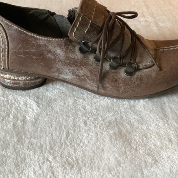 Virus Brown t8 distressed leather - Picture 5 of 13